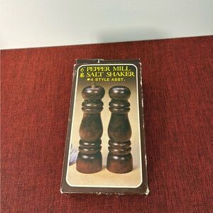 Vintage Wooden Pepper Mill & Salt Shaker Set – 6”